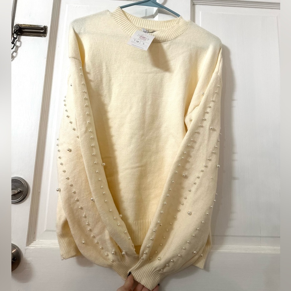 White Birch Cream Sweater with Pearl Accents NWT - Picture 4 of 8